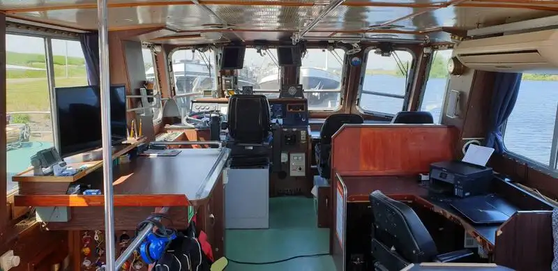Bateau patrouilleur à vendre