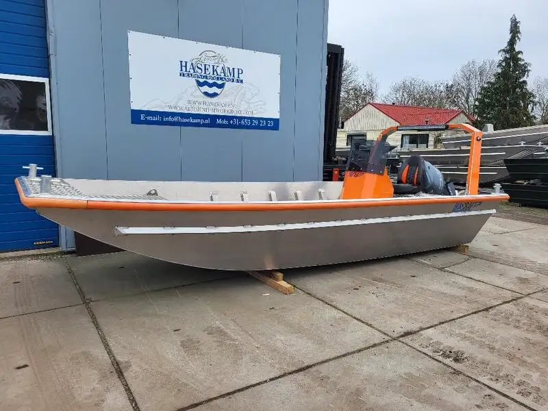 Bateaux de travail à vendre