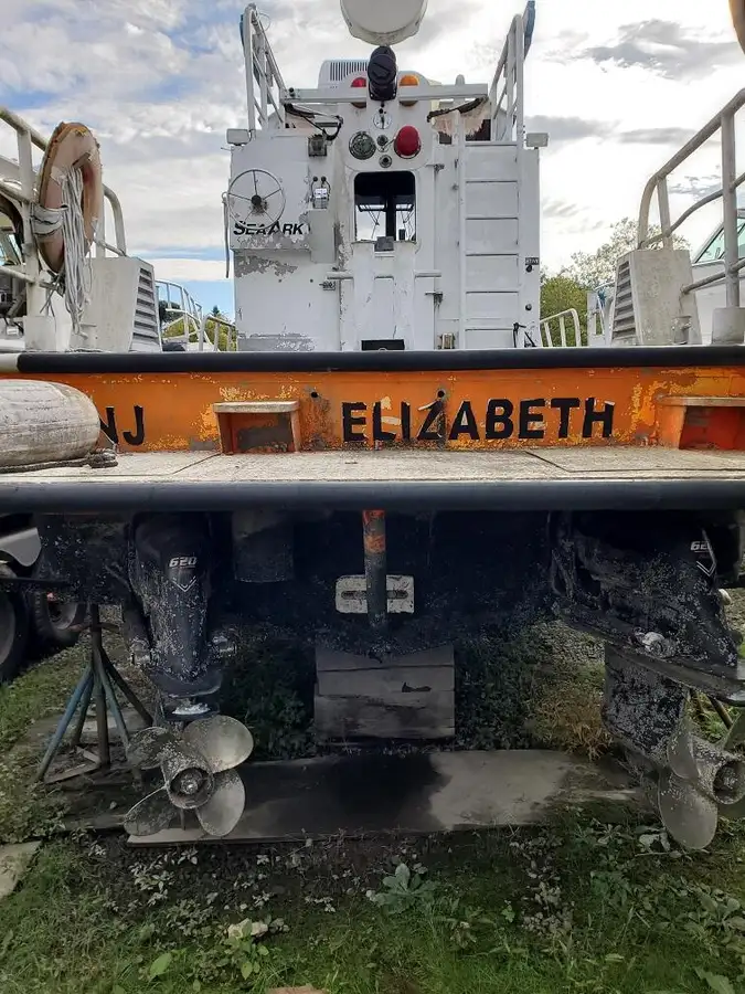 Bateaux de travail à vendre