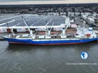 Navire frigorifique à vendre