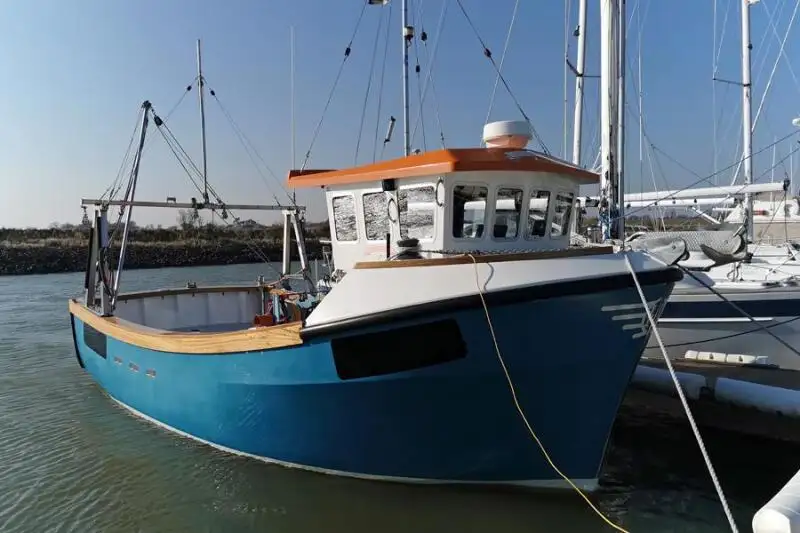 Bateaux de travail à vendre