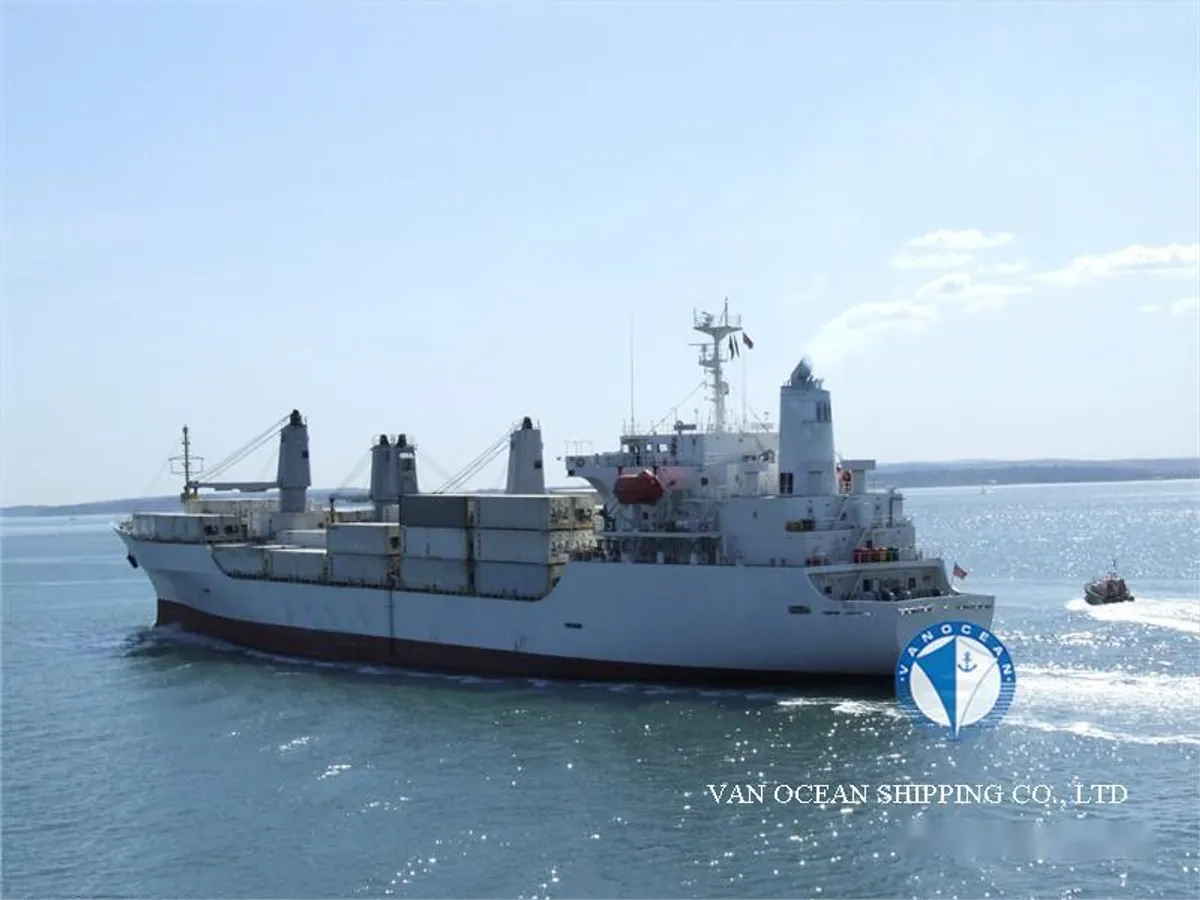 Navire frigorifique à vendre