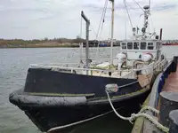 Navire d'enquête à vendre