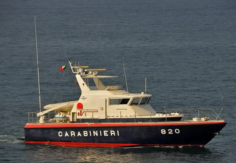 Bateau patrouilleur à vendre