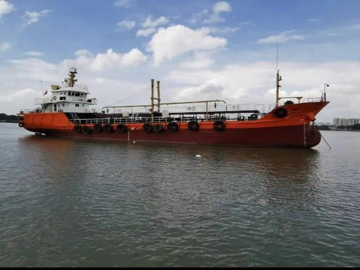 Pétrolier / chimiquier à vendre