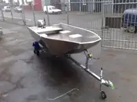 Bateaux de travail à vendre