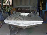 Bateaux de travail à vendre