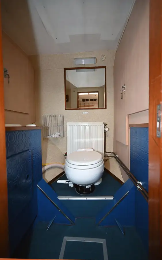 Navire d'arpentage à vendre
