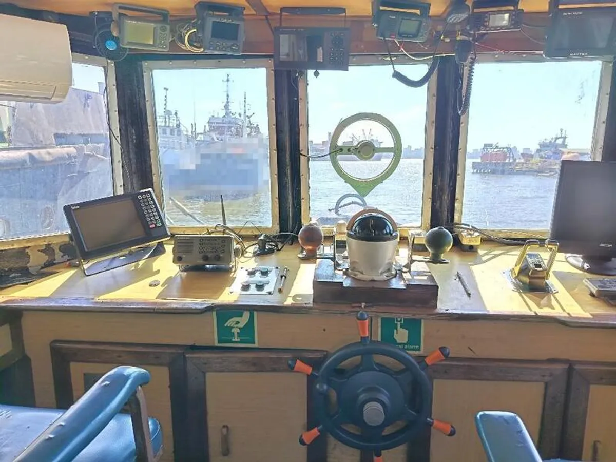 Navire d'approvisionnement à vendre