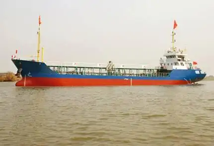 Pétrolier / chimiquier à vendre