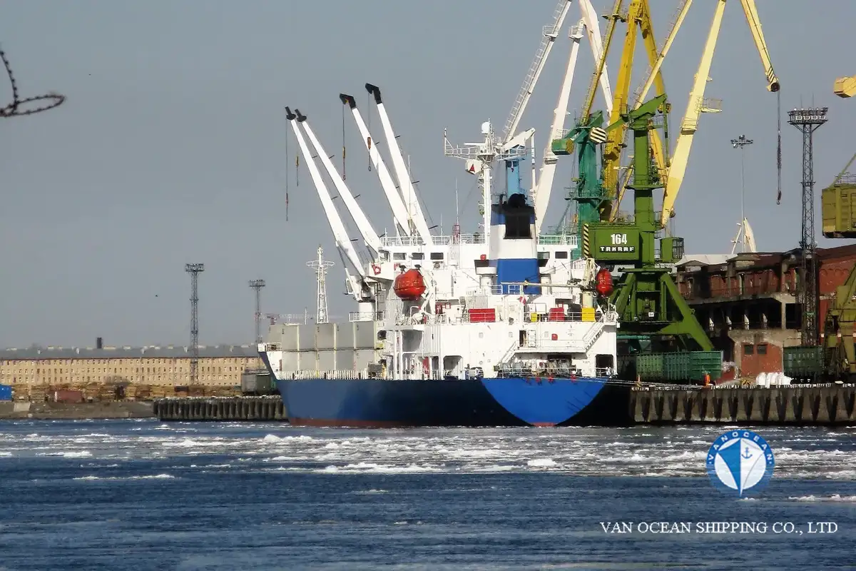 Navire frigorifique à vendre