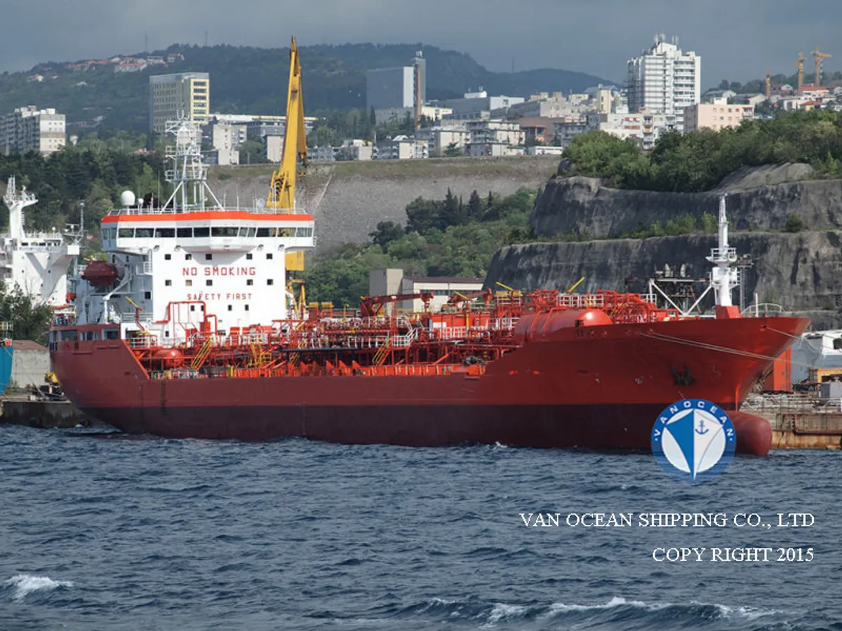 Pétrolier / chimiquier à vendre