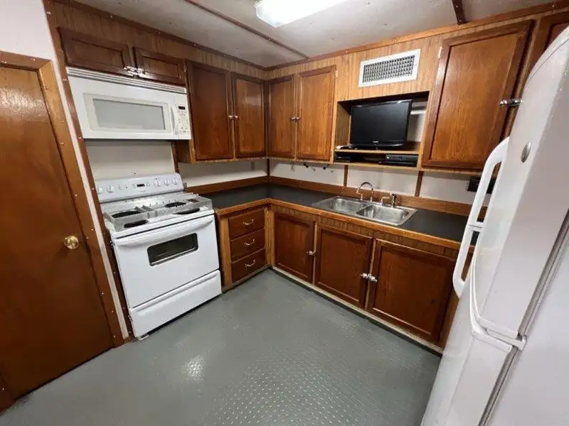 Bateau de transport d'équipage à vendre