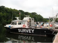 Navire d'arpentage à vendre