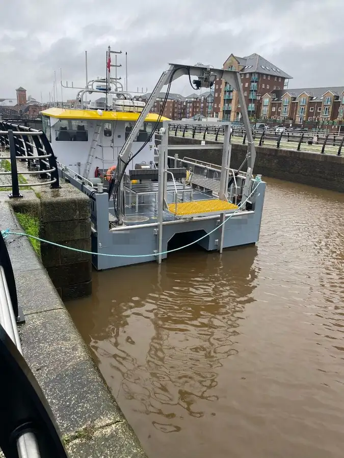Bateaux de travail à vendre