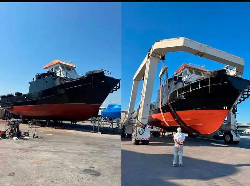 Bateaux de travail à vendre