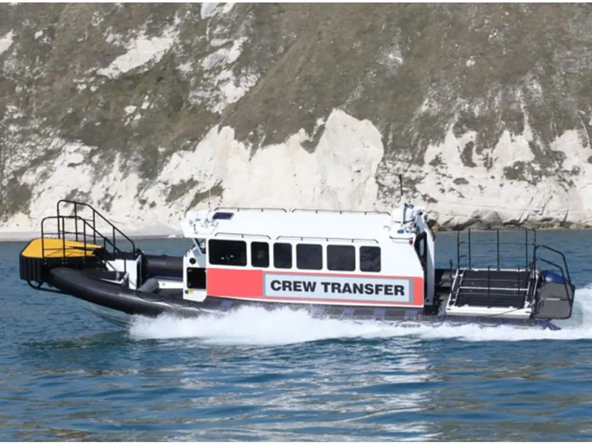 Bateau pneumatique semi-rigide à vendre