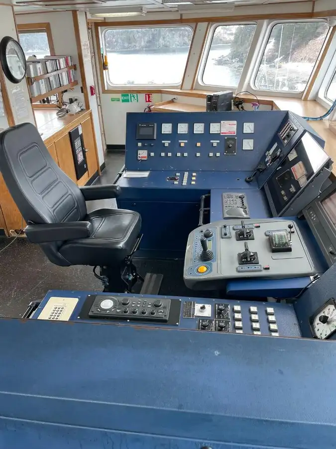 Navire d'approvisionnement à vendre