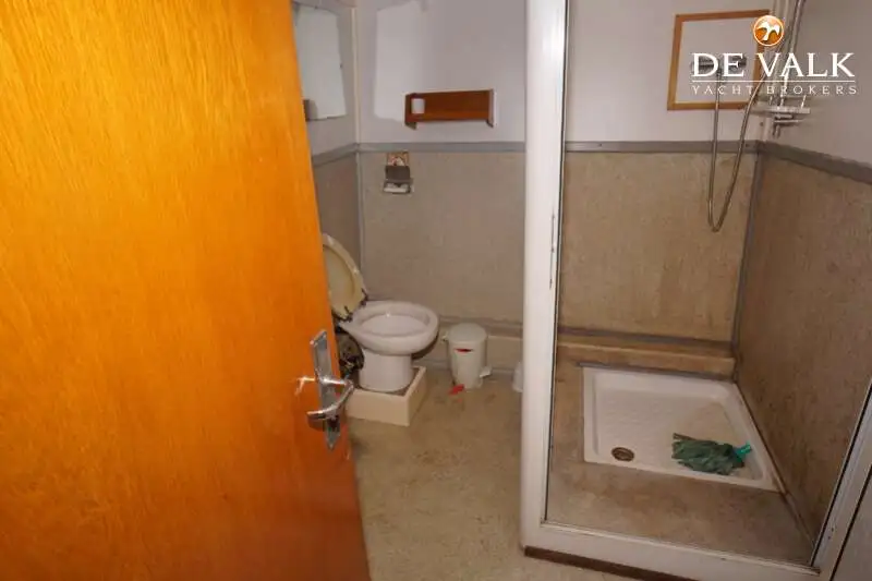 Navire de recherche à vendre