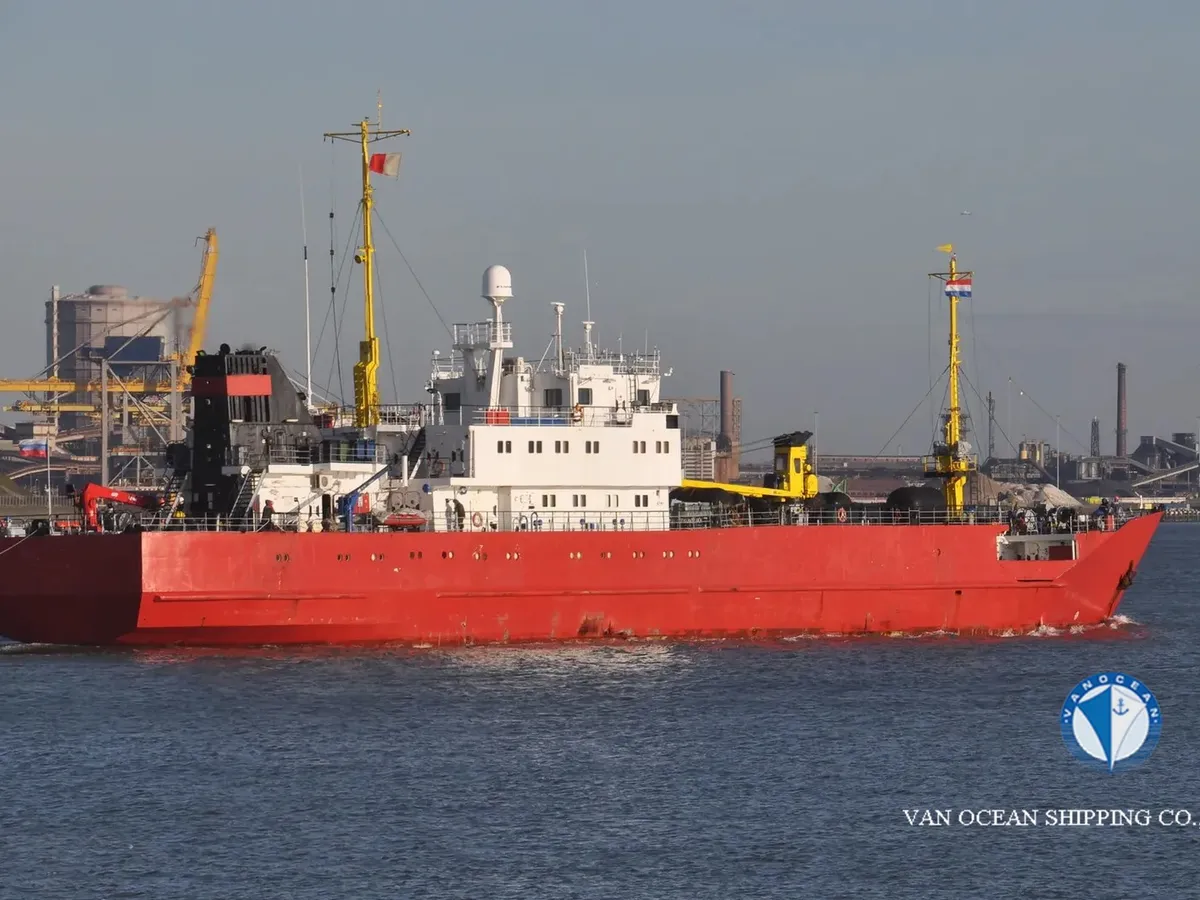 Navire frigorifique à vendre
