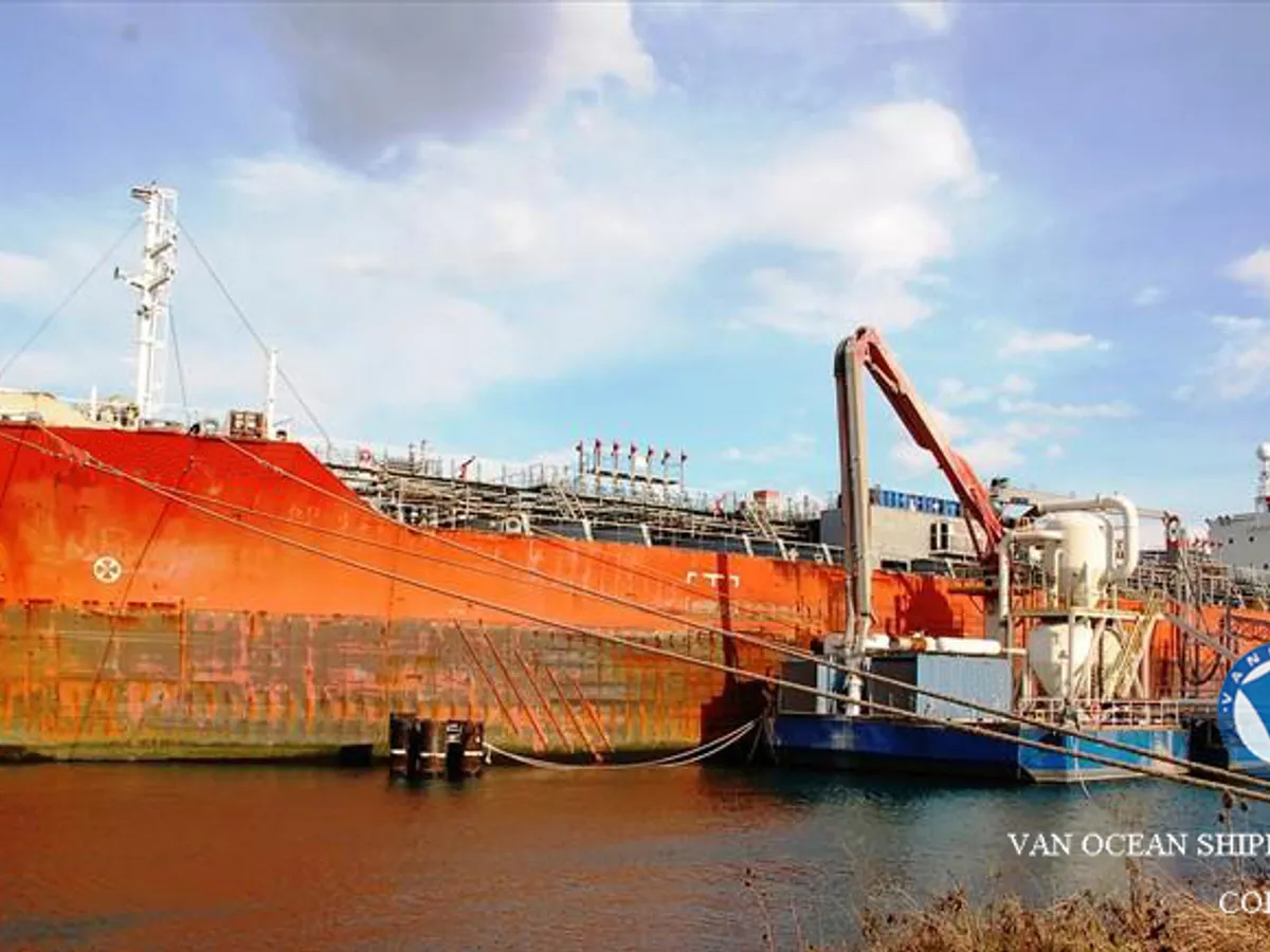 Pétrolier / chimiquier à vendre