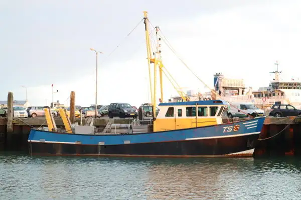 Chalutier à vendre