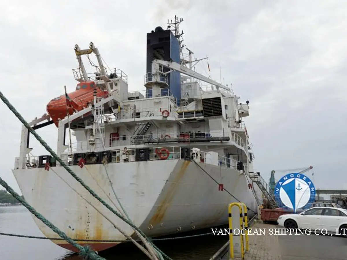 Navire frigorifique à vendre