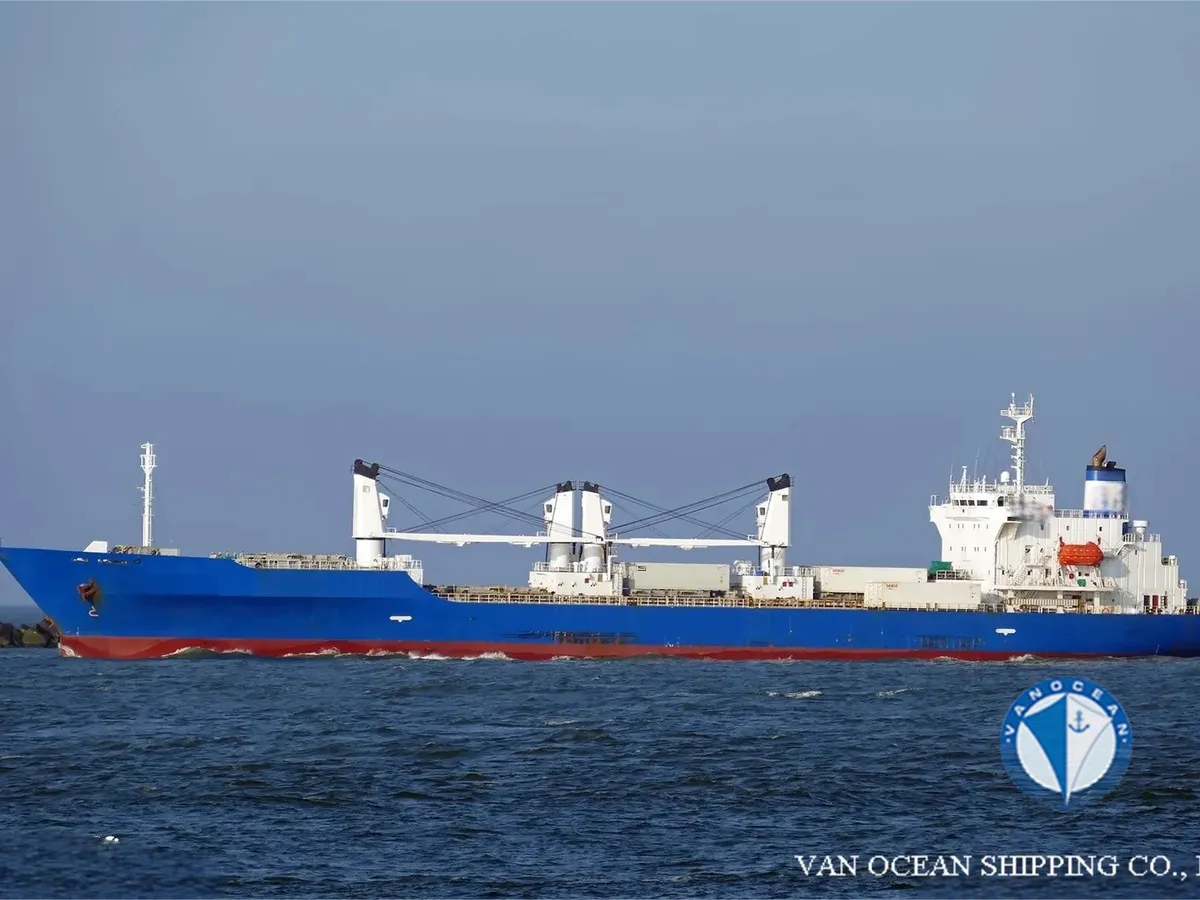 Navire frigorifique à vendre