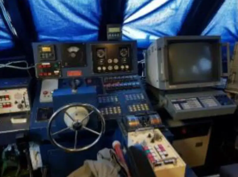 Bateau patrouilleur à vendre