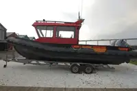 Bateau pneumatique semi-rigide à vendre