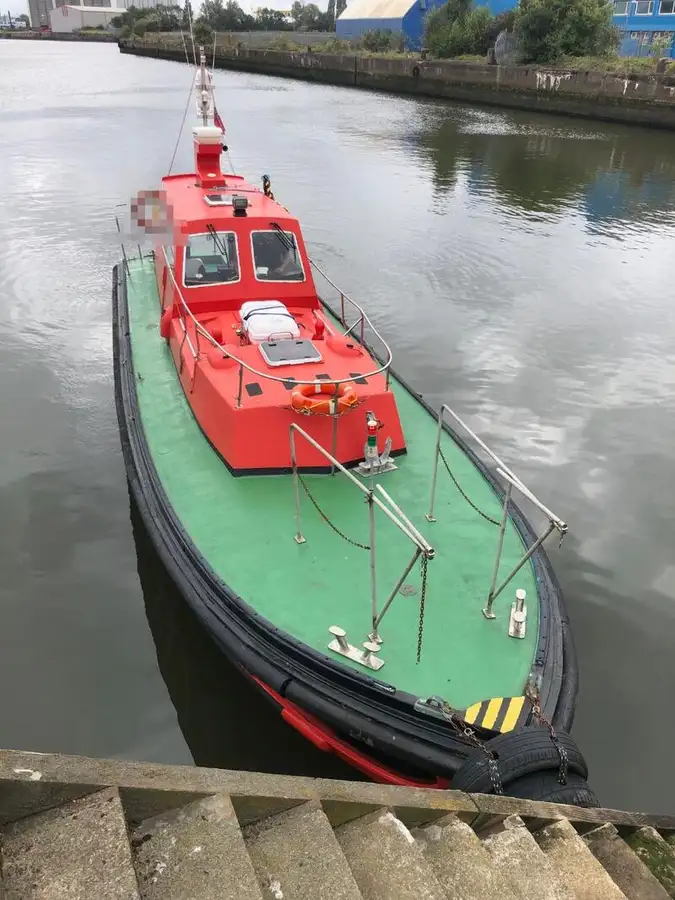 Bateau pilote à vendre