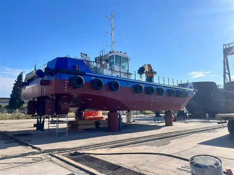 Bateaux de travail à vendre