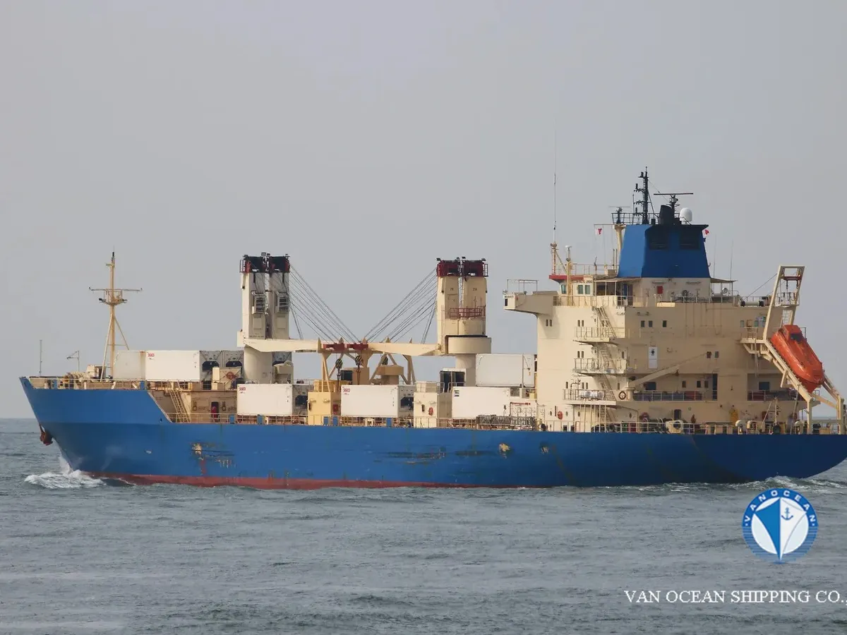 Navire frigorifique à vendre