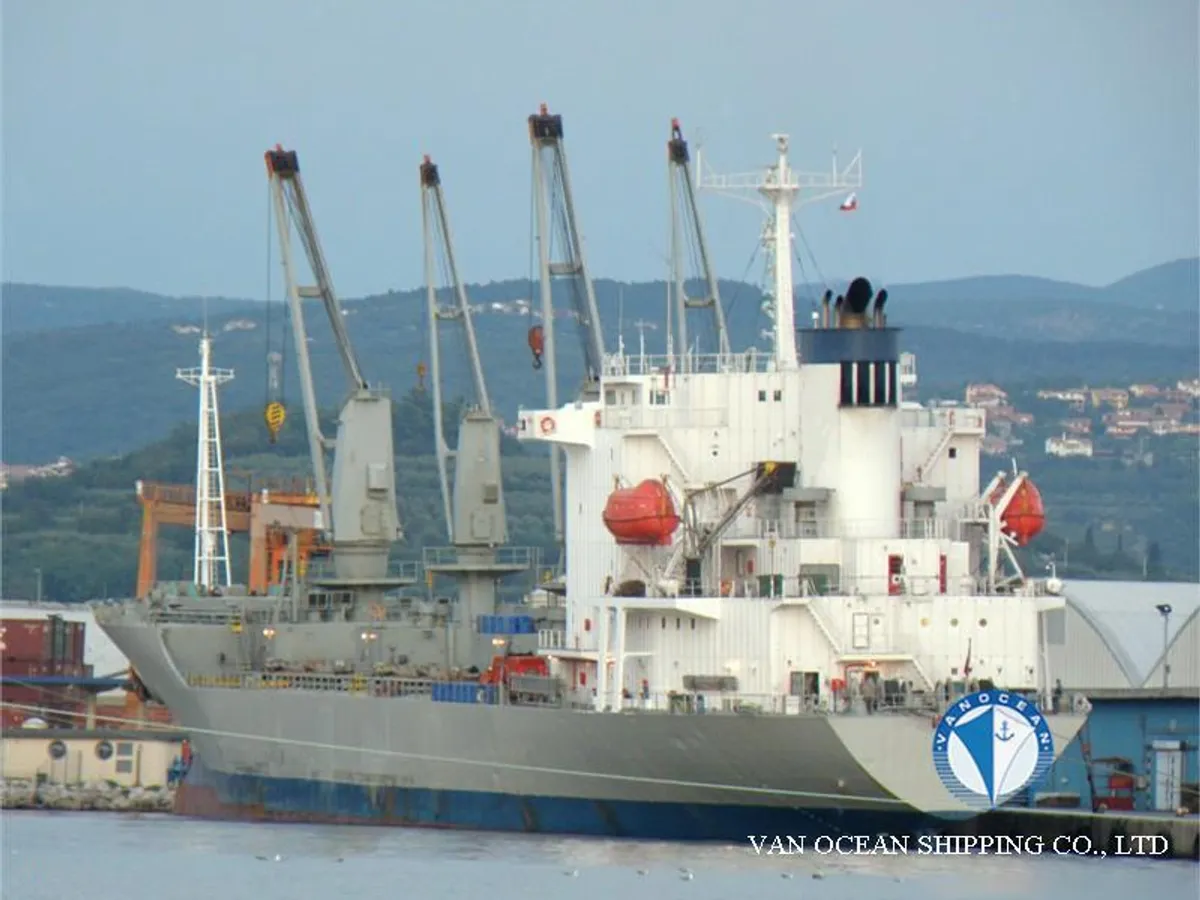 Navire frigorifique à vendre