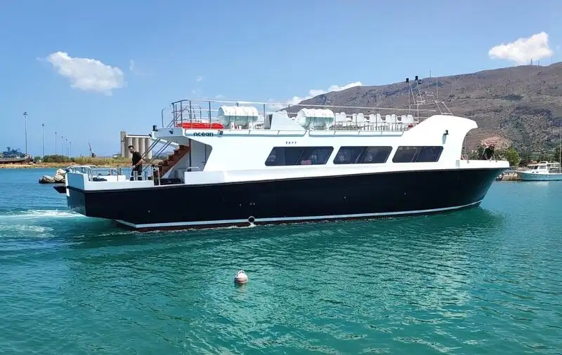 Navire de passagers à vendre