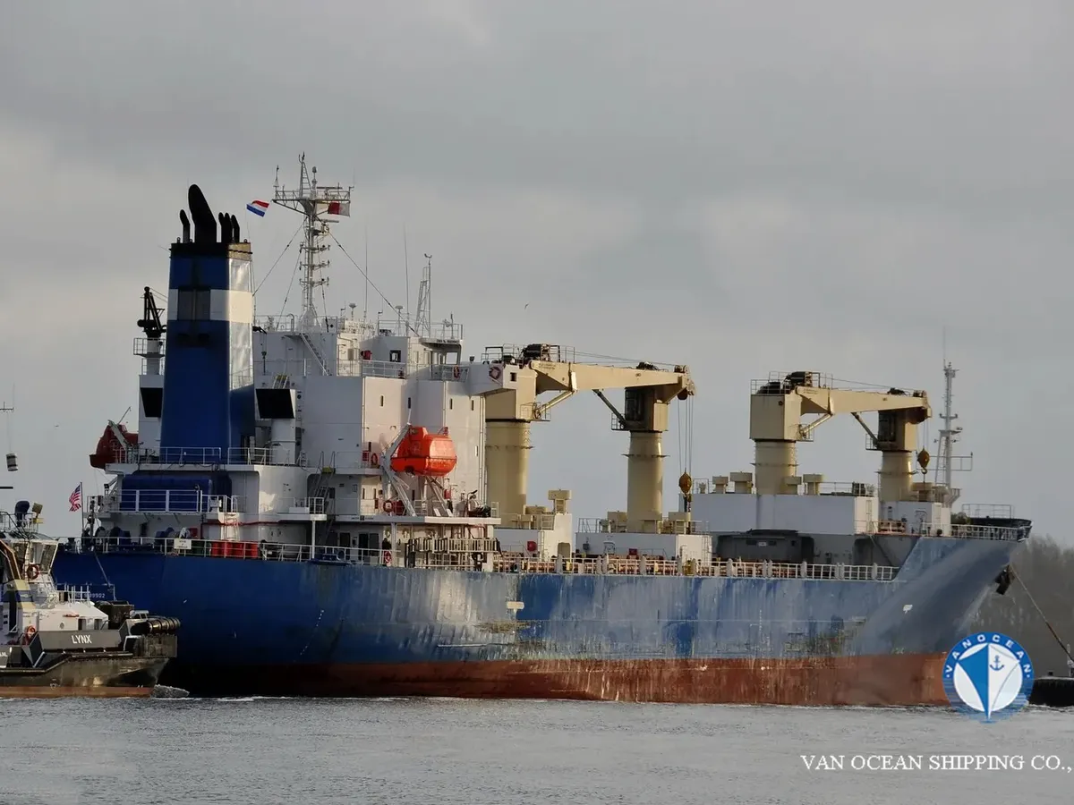 Navire frigorifique à vendre