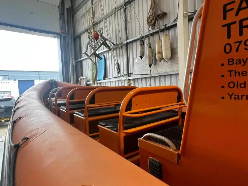Bateaux de travail à vendre