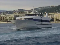 Navire de passagers à vendre