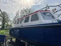 Bateau patrouilleur à vendre