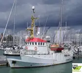 Navire d'arpentage à vendre