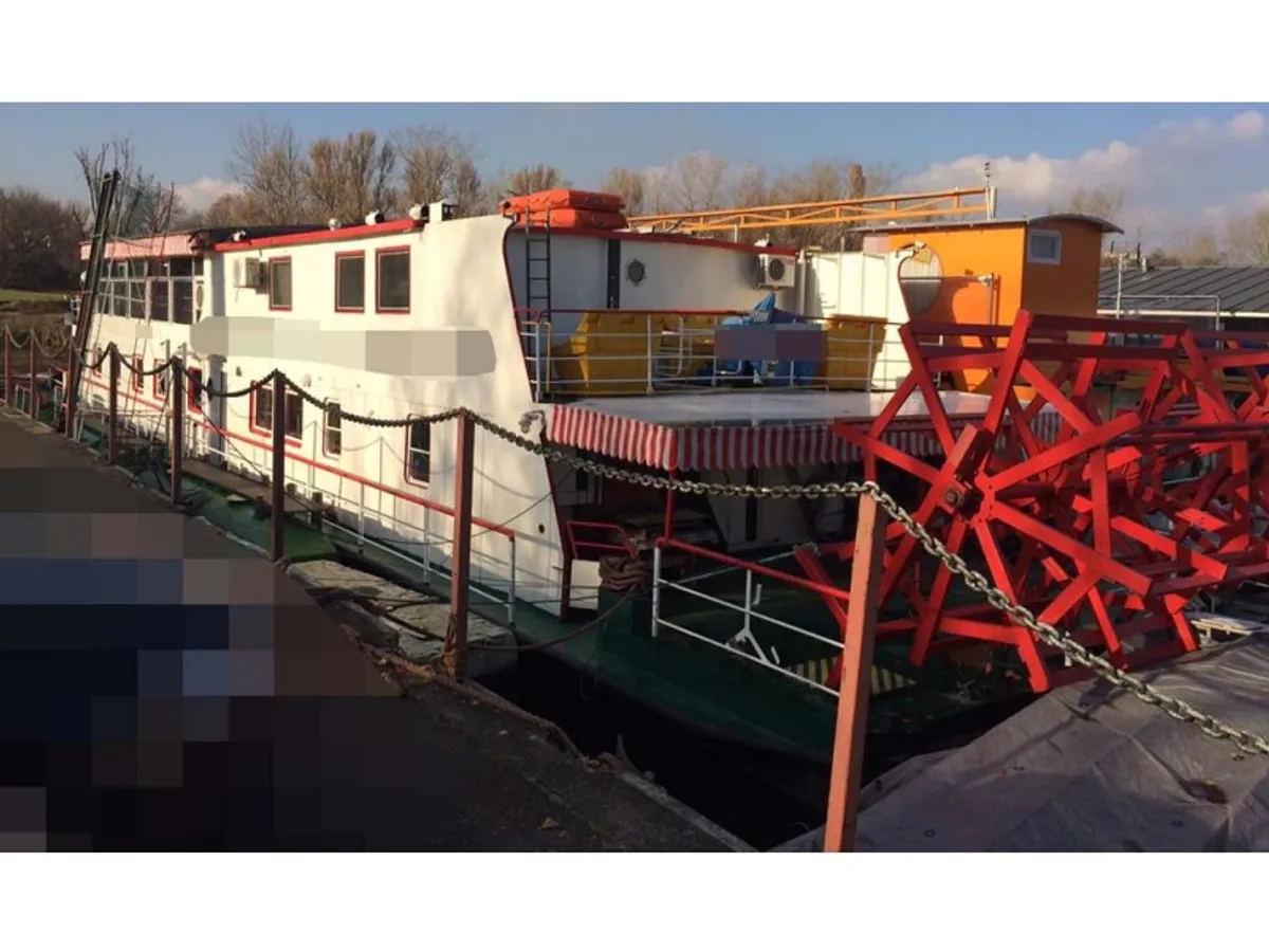 Navire porte-conteneurs à vendre