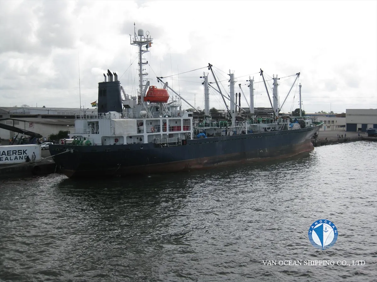 Navire frigorifique à vendre