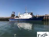 Navire d'enquête à vendre