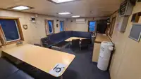 Navire d'approvisionnement à vendre