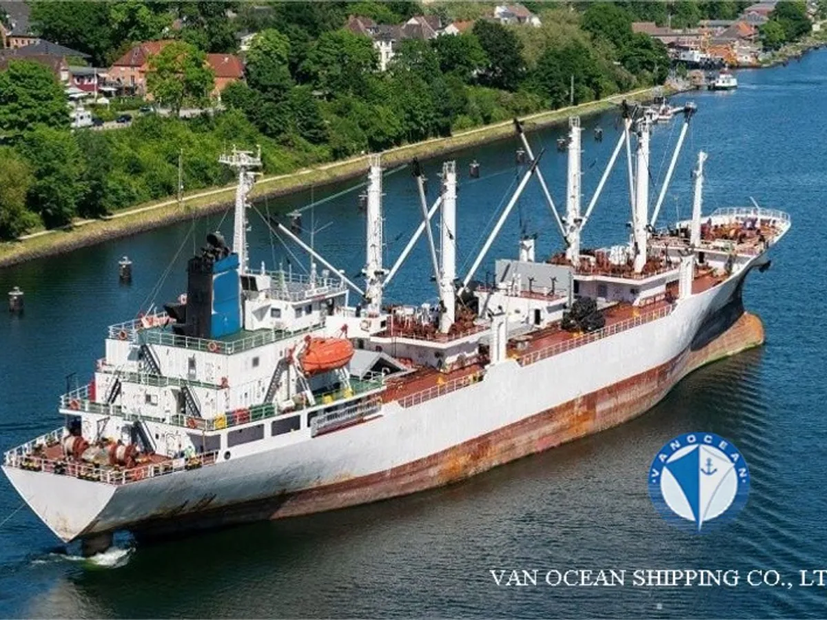 Navire frigorifique à vendre