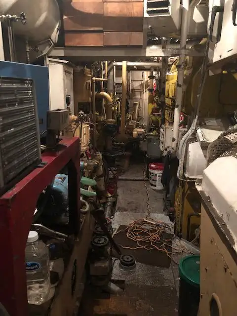 Navire de recherche à vendre