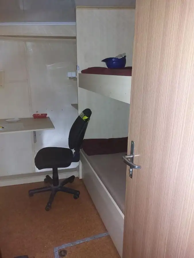 Navire d'arpentage à vendre