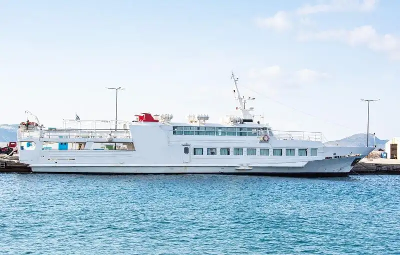 Navire de passagers à vendre