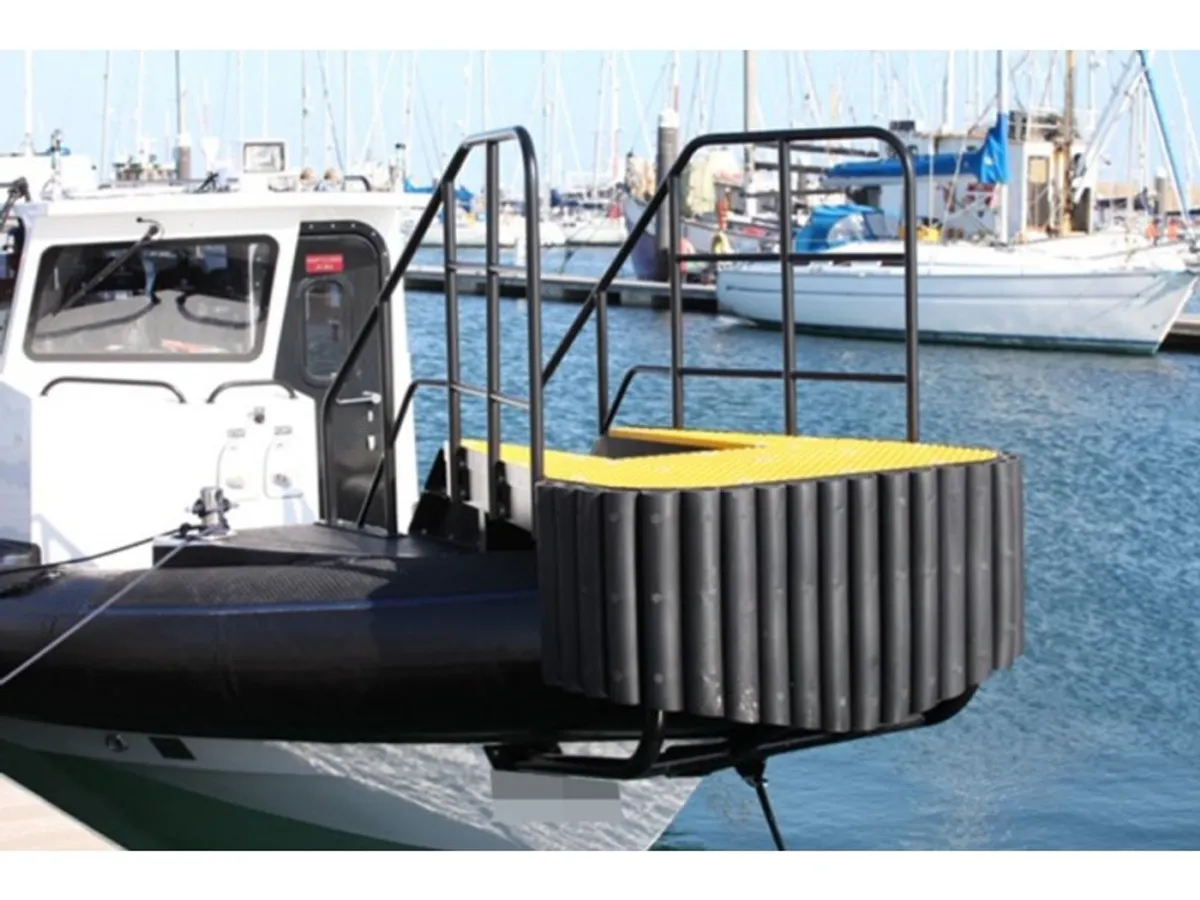 Bateau pneumatique semi-rigide à vendre