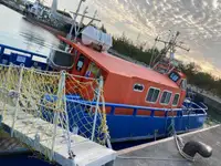 Bateau de transport d'équipage à vendre